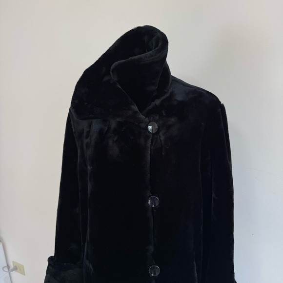 Gallery Black Faux Fur Full Length Long Coat Plush Modacrylic Winter Button Sz M - Picture 5 of 17